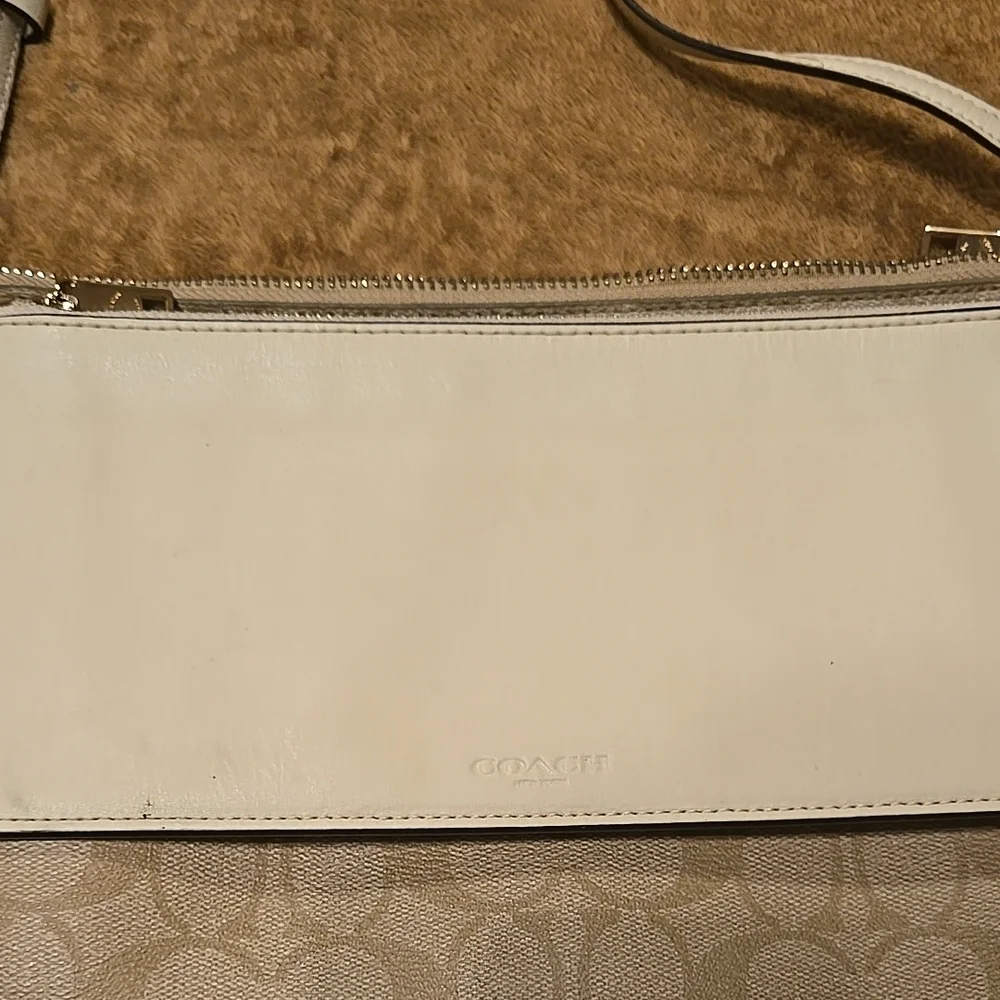 Coach crossbody signature